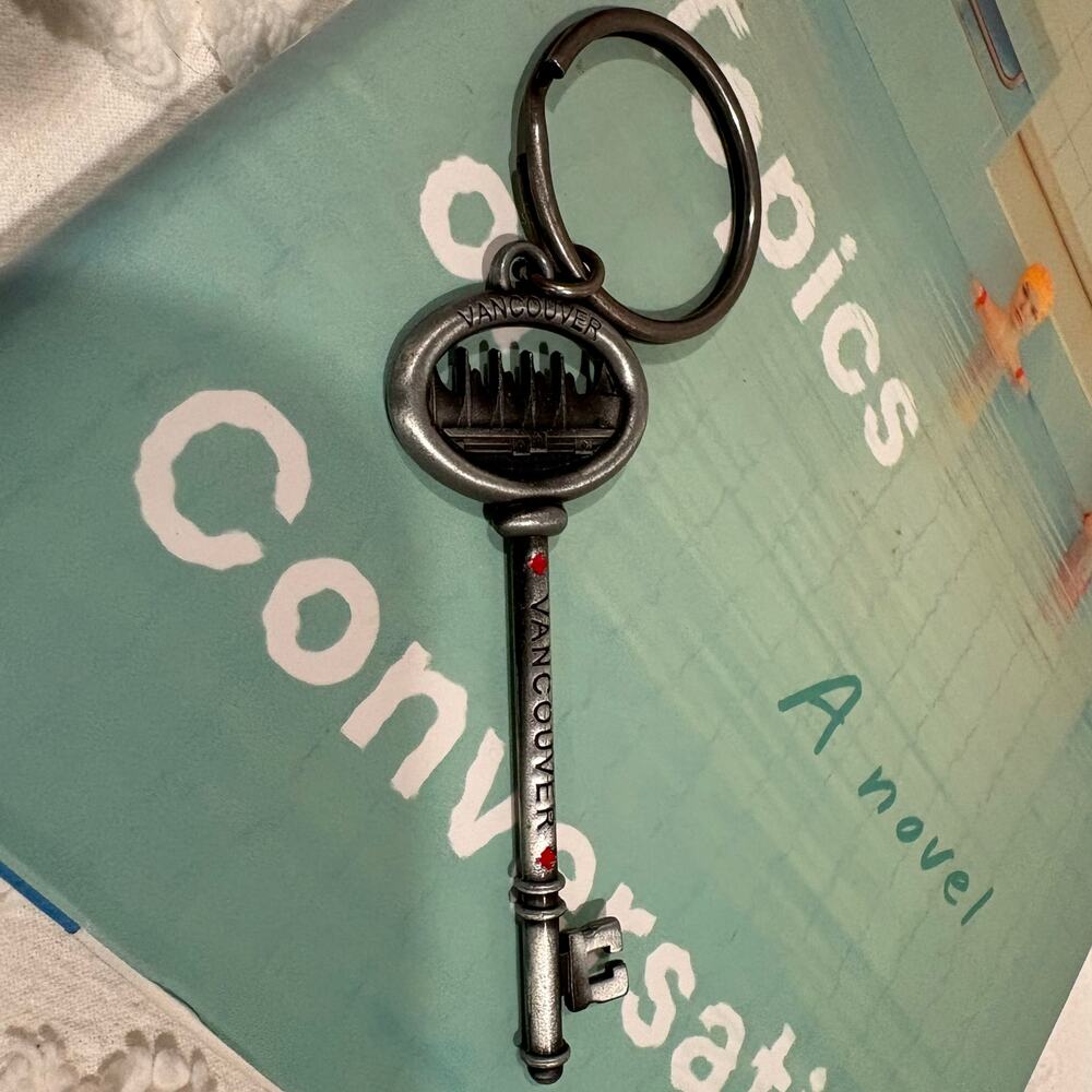 VANCOUVER CANADA Gun Metal Key Chain Sz OS Memorabilia Keepsake Memento